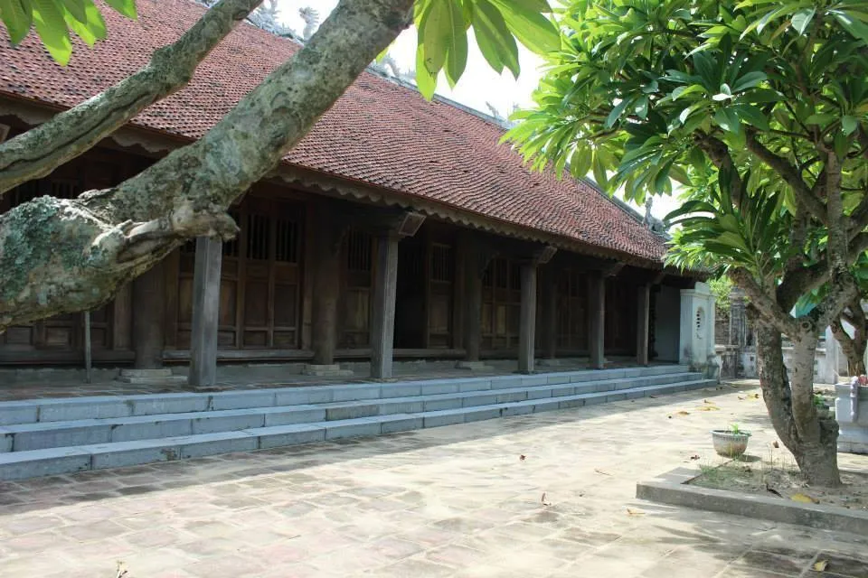 Cảnh quan Đền Hội Thống