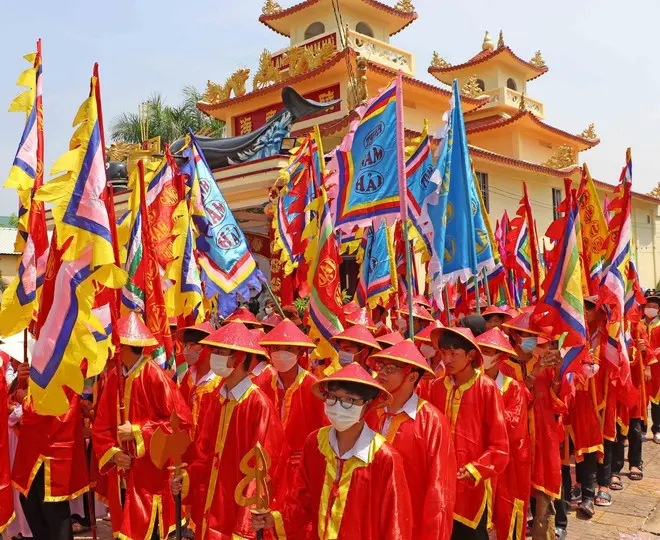 Đoàn rước Lễ hội Nghinh Ông Sông Đốc