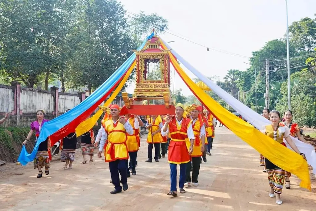 Lễ rước truyền thống tại Lễ Hội Bươn Xao