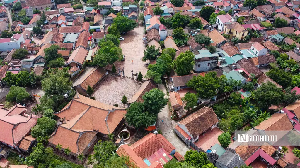 Làng cổ Đường Lâm chụp từ trên cao