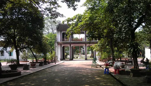 Khuôn viên Đền Đậu An