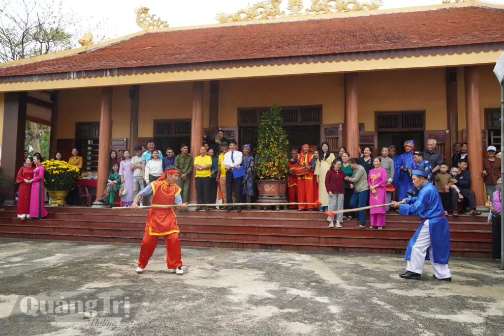 Nghi thức khai roi tại Lễ hội Đình làng Tượng Sơn