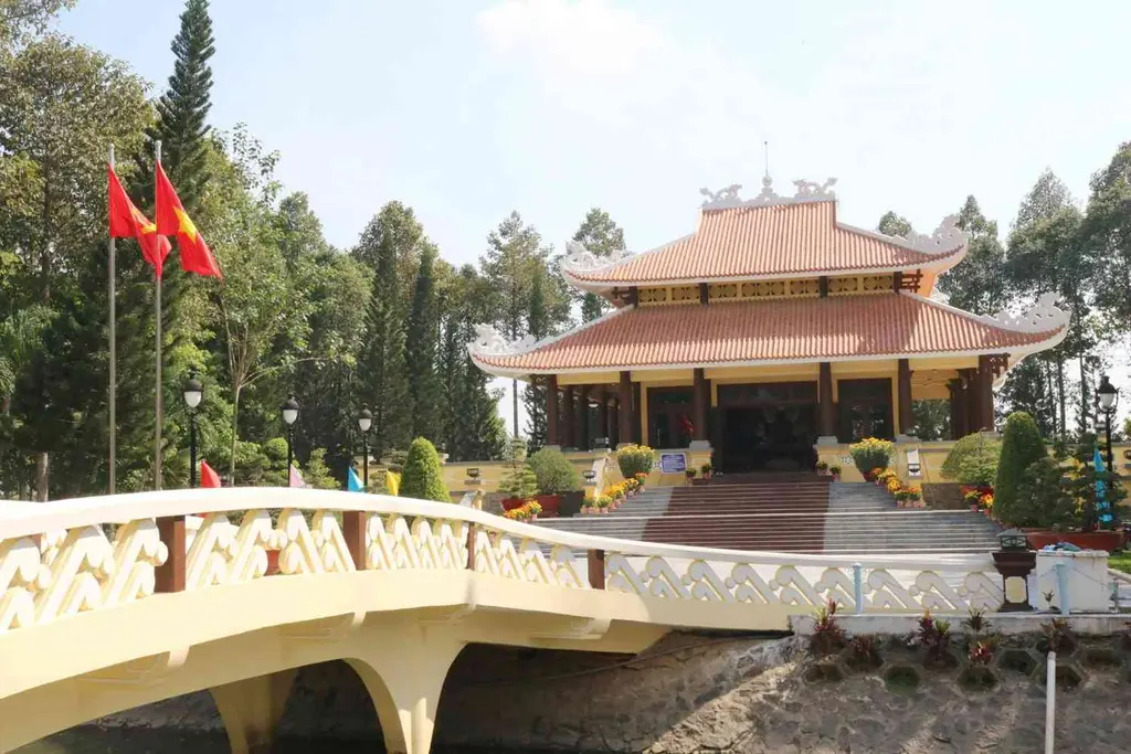 Không gian cảnh quan tại Địa điểm lưu niệm Chủ tịch Tôn Đức Thắng