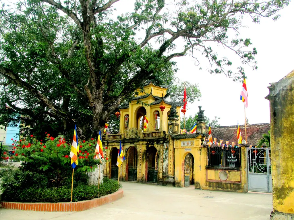 Cổng tam quan di tích Chùa Khê Tang (Liên Trì tự)