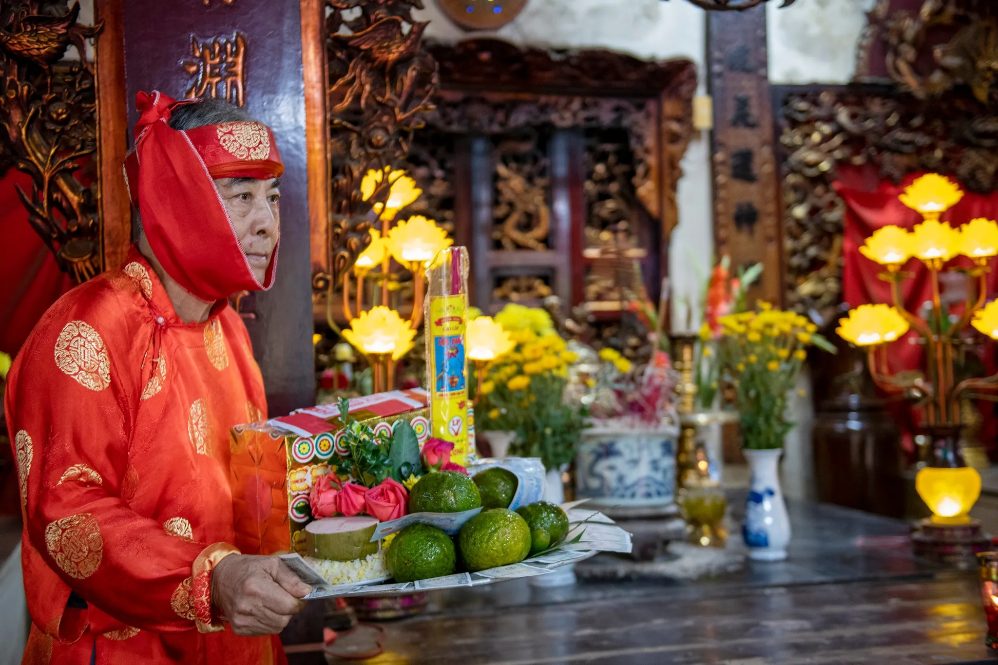 Cụ từ Đền Hữu Vĩnh (Đức Thánh Cả)