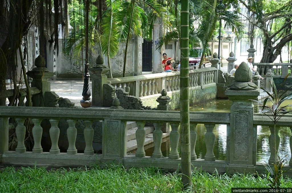 Quang cảnh tại Chùa Liên Đàm