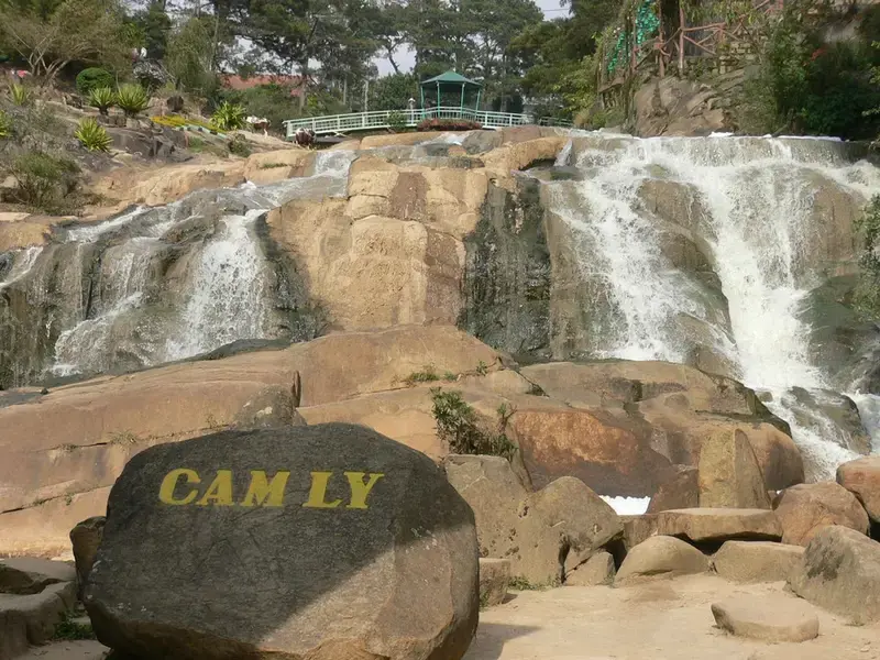 Quang cảnh tại Thác Cam Ly