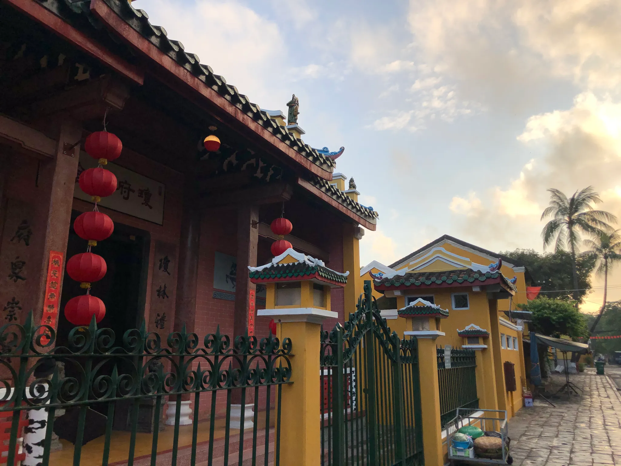 Bình minh phố cổ Hội An