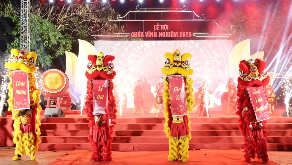 Màn trống hội, múa lân rồng khai hội Lễ hội Chùa Vĩnh Nghiêm