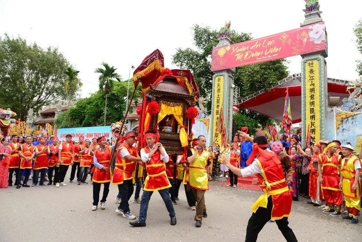 Kiệu Thánh tại Lễ hội cấp thủy 3 dân phường Lĩnh Nam - Trần Phú