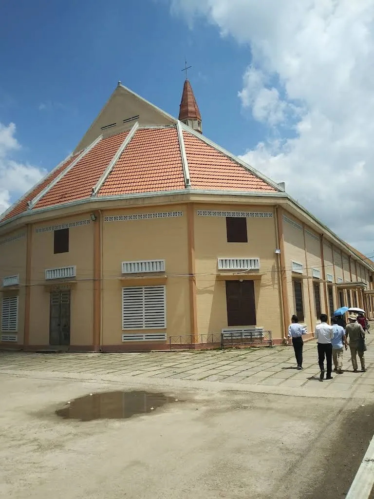 Cảnh quan không gian khu di tích Nhà Thờ Cổ Cái Mơn