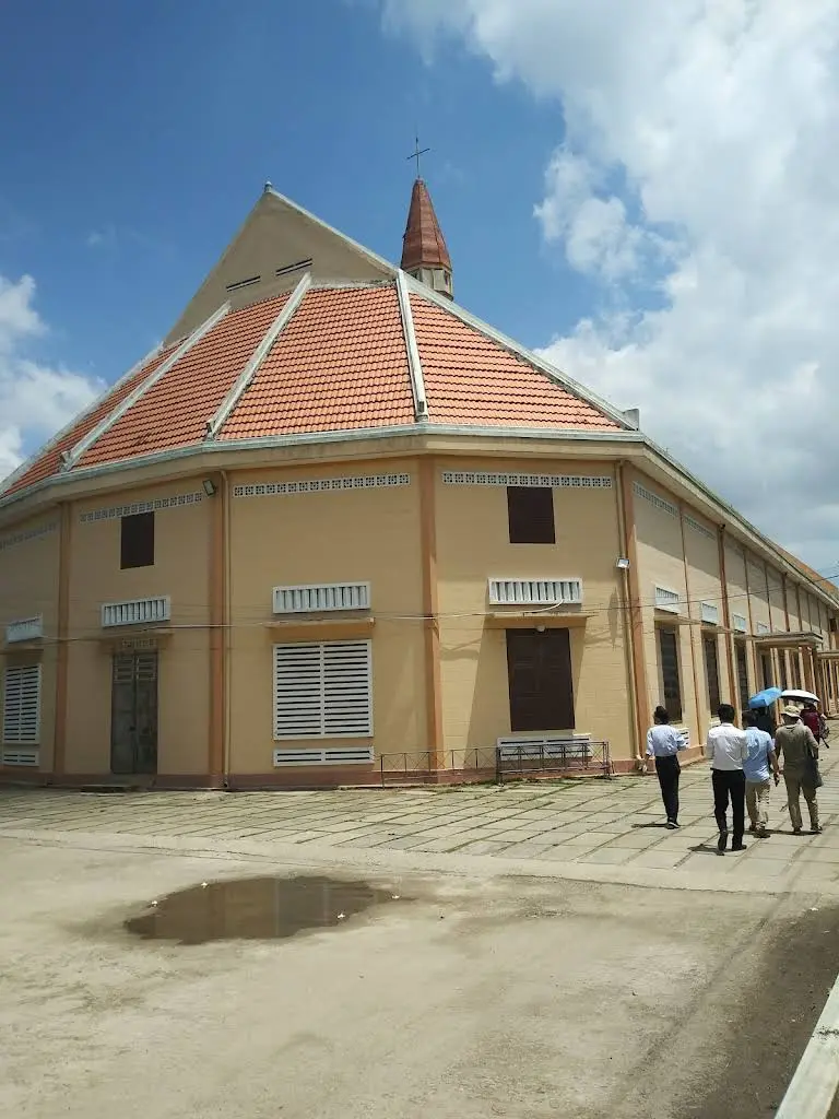 Cảnh quan không gian khu di tích Nhà Thờ Cổ Cái Mơn