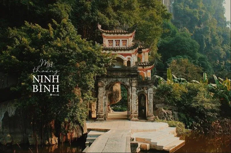 Cổng chùa Bích Động