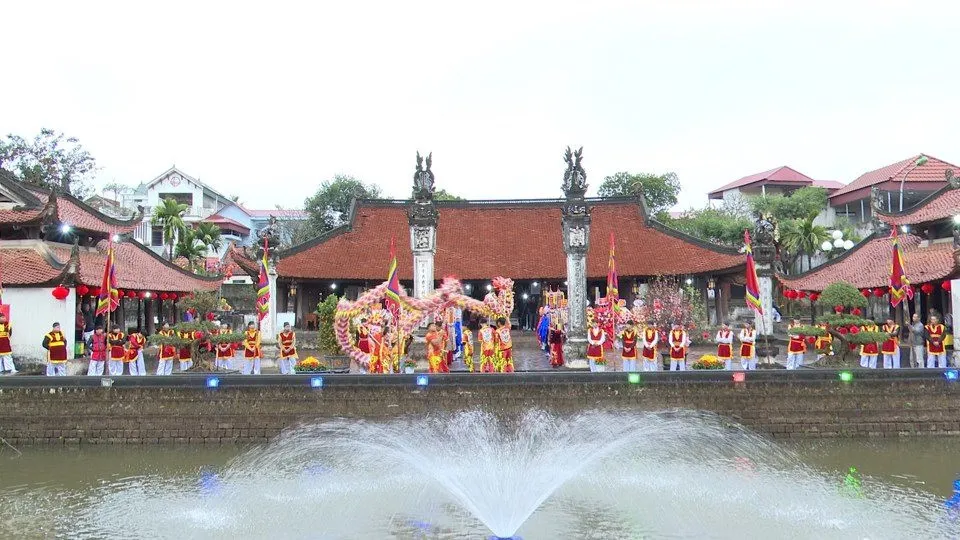 Khung cảnh của Hội làng Tây Đằng