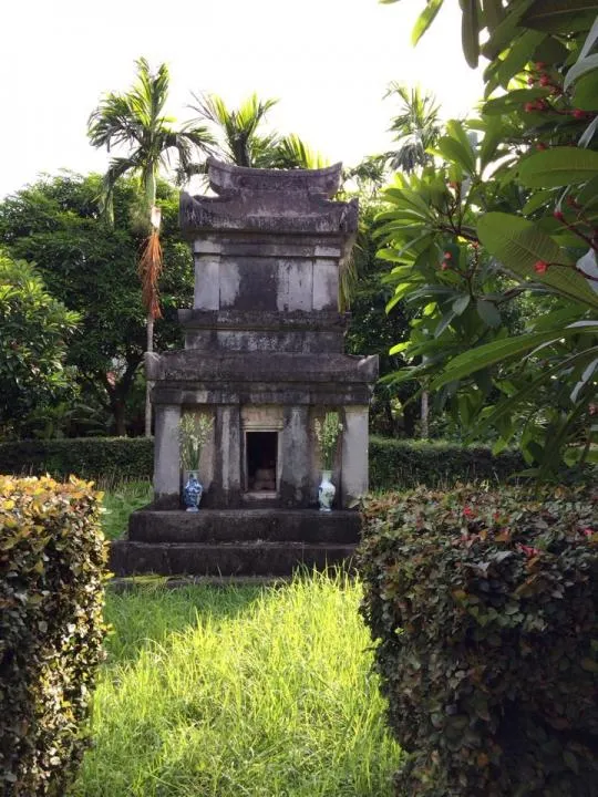 Quang cảnh tại Linh Quang Từ