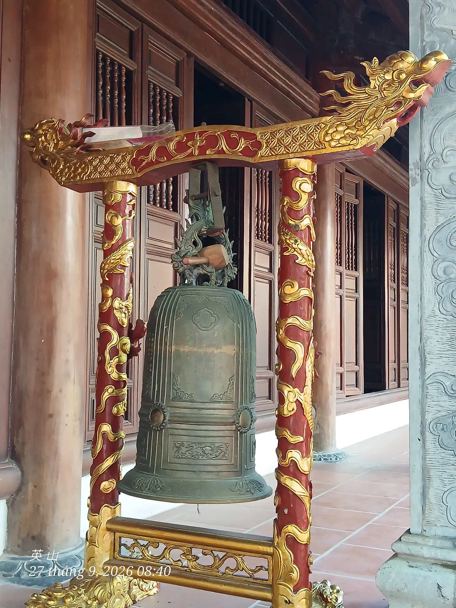 Chuông ở chùa Long Tiên