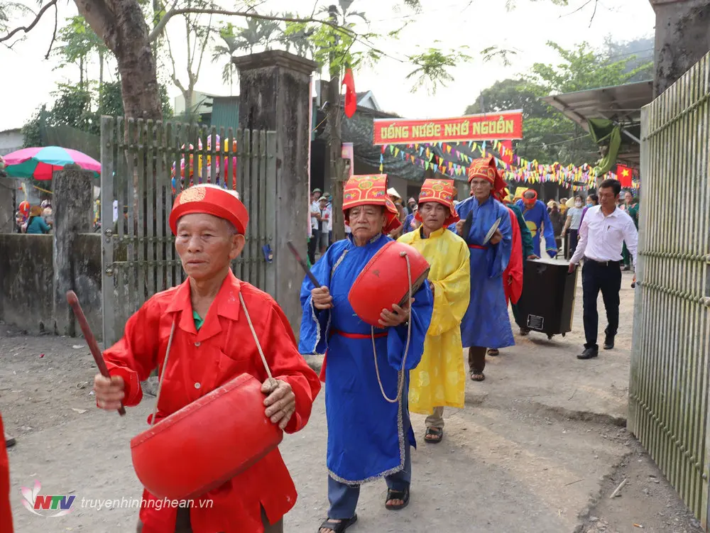Đoàn rước tại Lễ hội Đền Hội Thiện