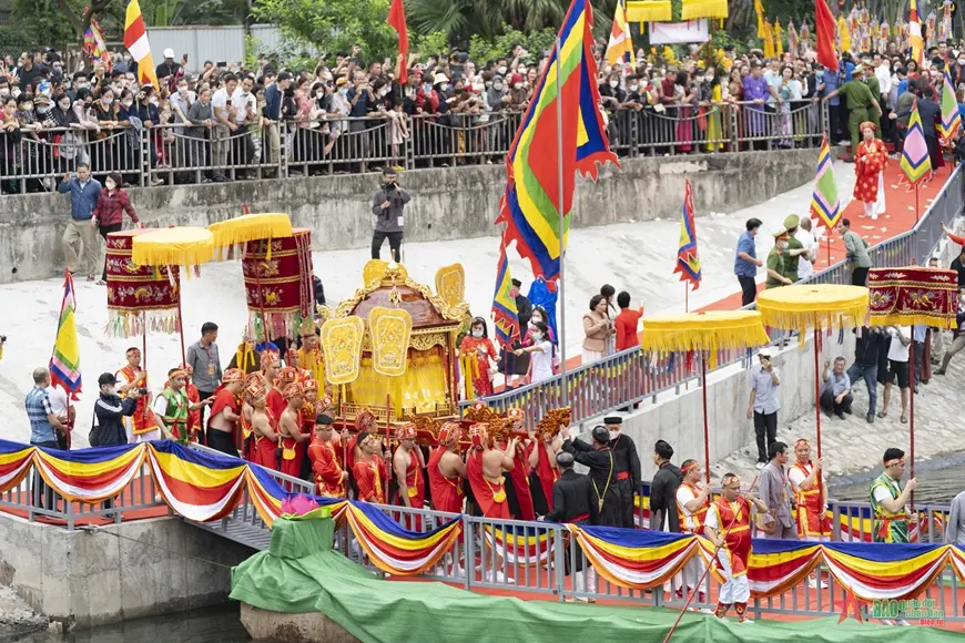 Lễ rước tại Hội chùa Láng