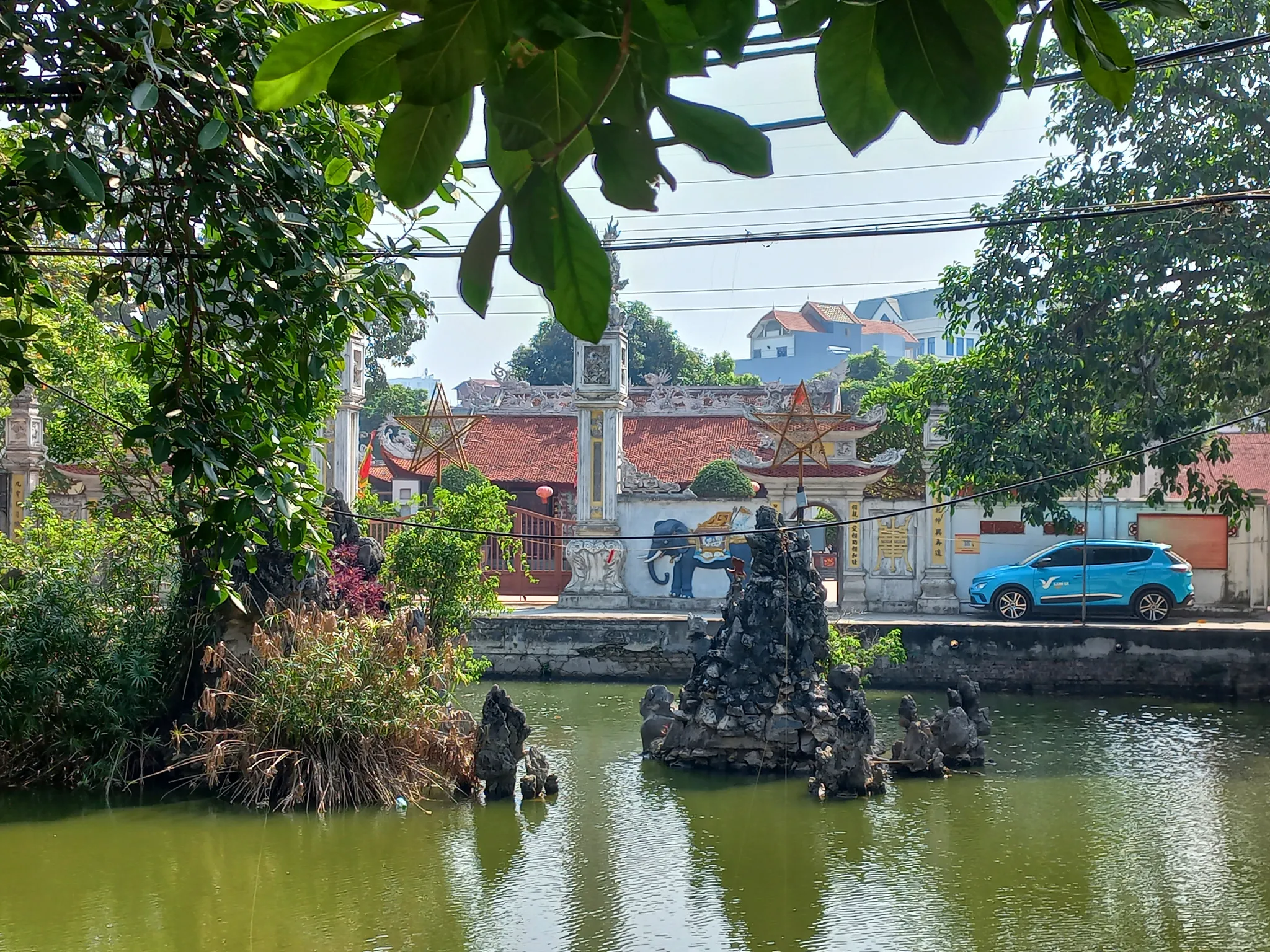 Đình Miêu Nha nhìn từ xa