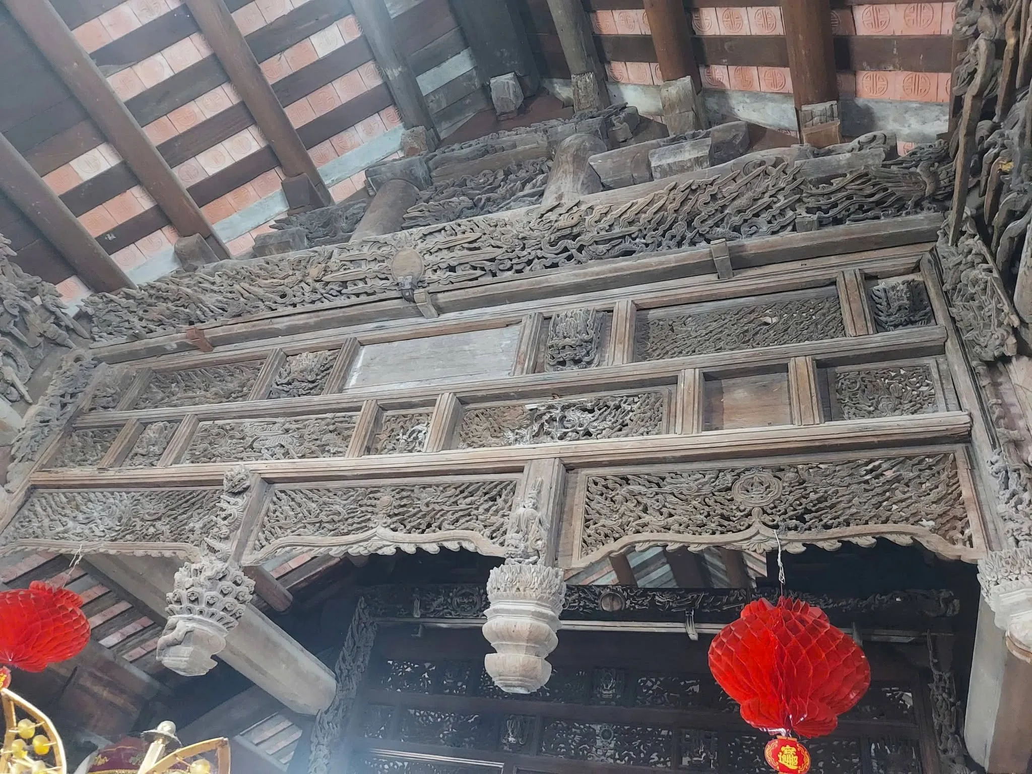 Hoạ tiết trang trí trên nóc đền An Cố