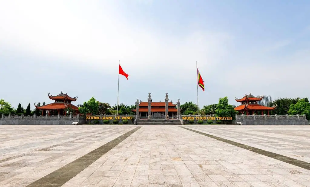 Thành Xương Giang nhìn từ xa