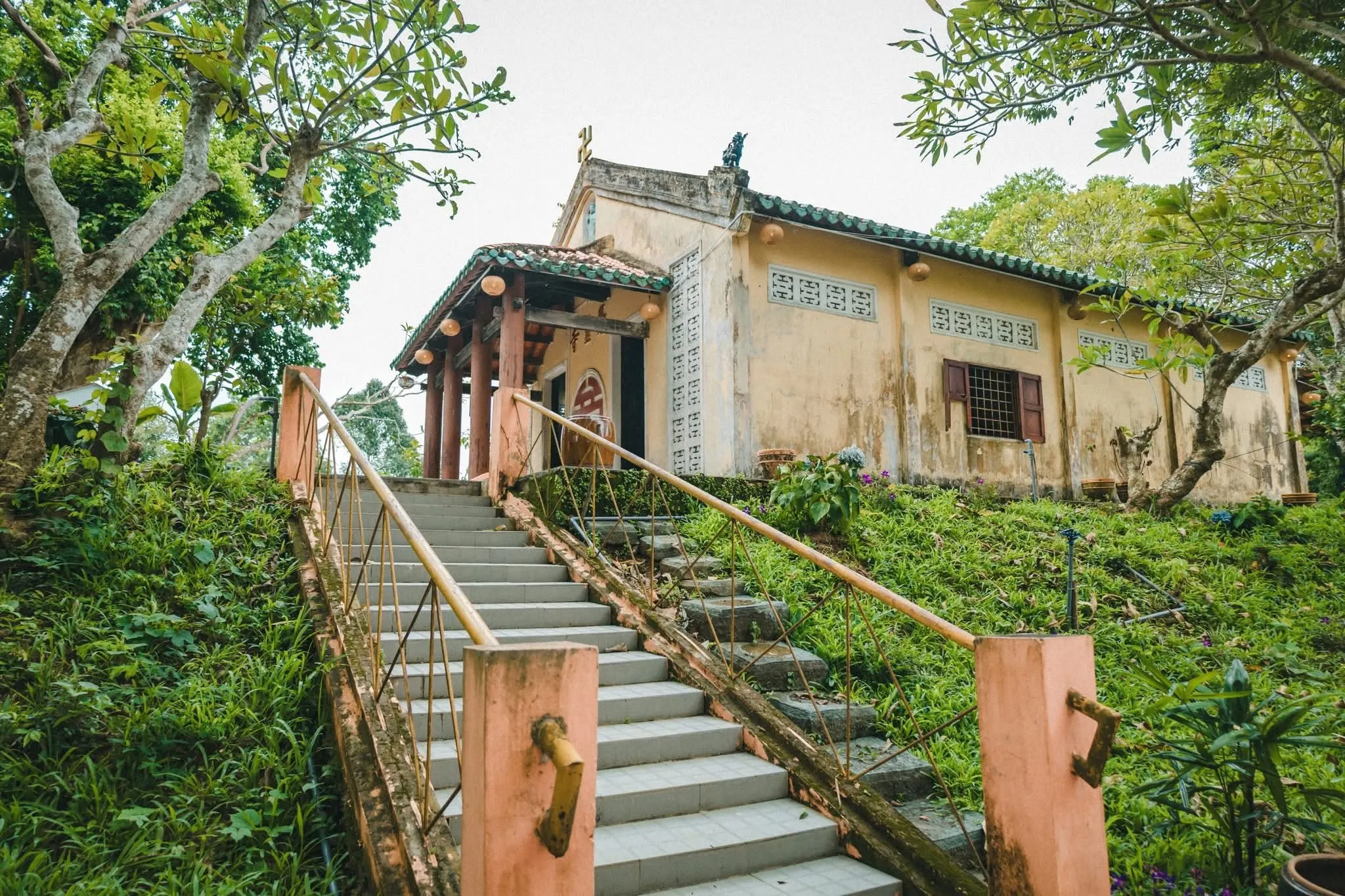 Không gian bình yên tại Chùa Giác Linh (Chùa Dơi)