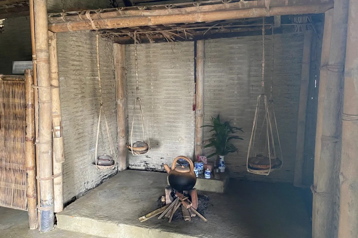 Gian bếp giản dị tại địa điểm lưu niệm Chủ tịch Hồ Chí Minh