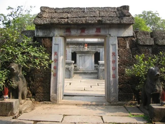 Cổng Lăng Phạm Đôn Nghị