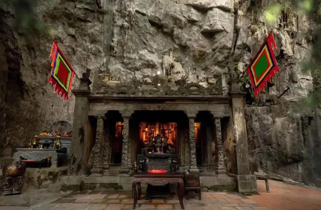 Không gian cảnh quan Đền Trần