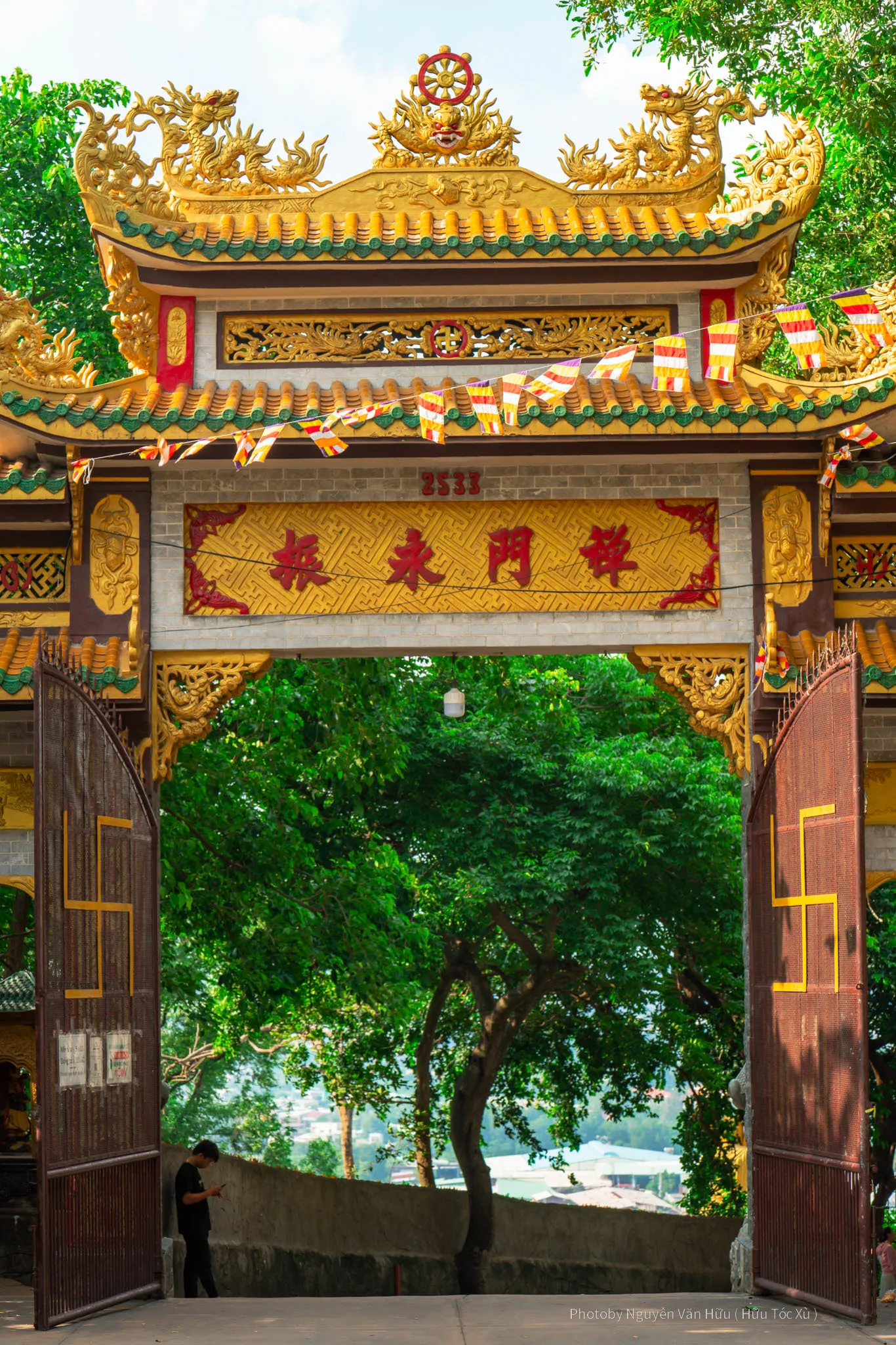 Cổng Chùa Châu Thới