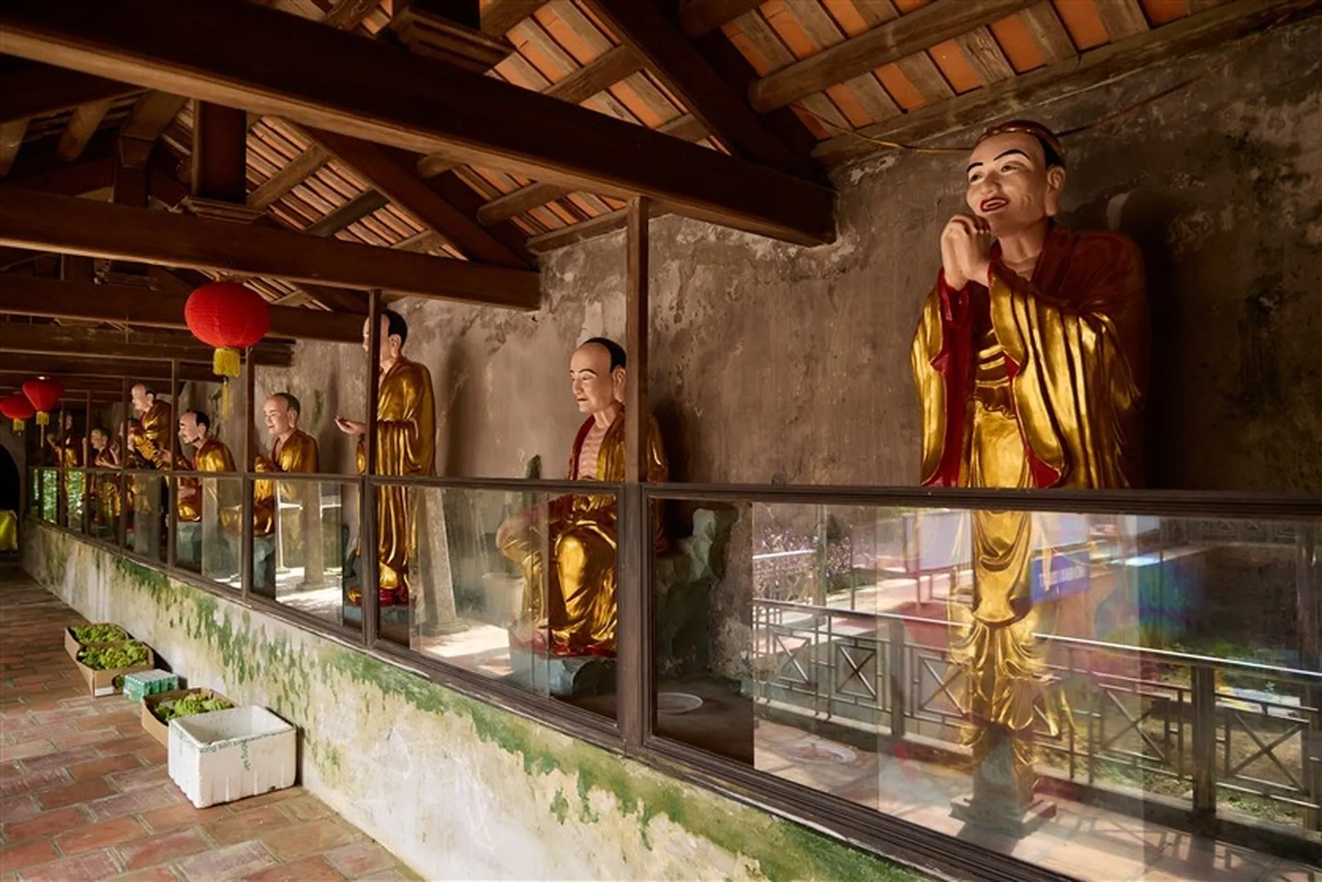 Tượng thập bát La Hán Chùa Đọi Sơn