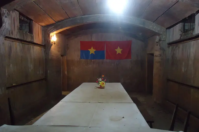 Phòng họp trong hầm chỉ huy tại Địa Đạo Kỳ Anh