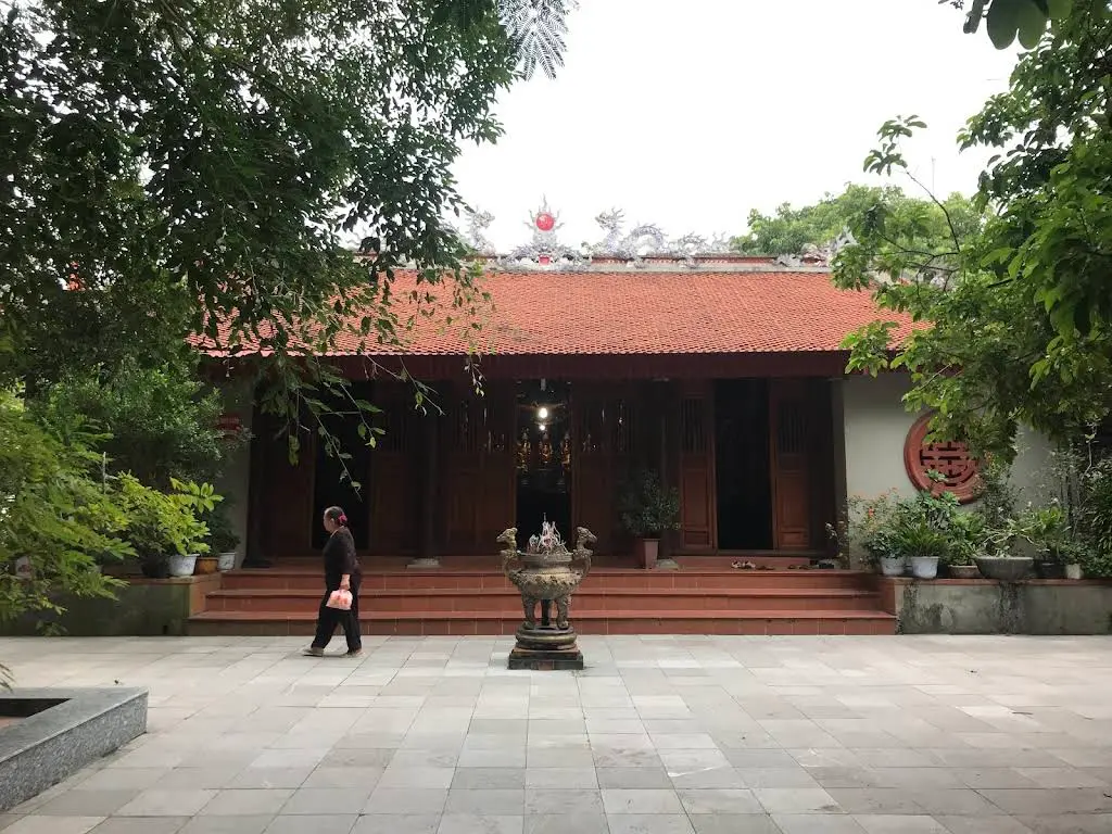 Cảnh quan Đền Cầu Khoai