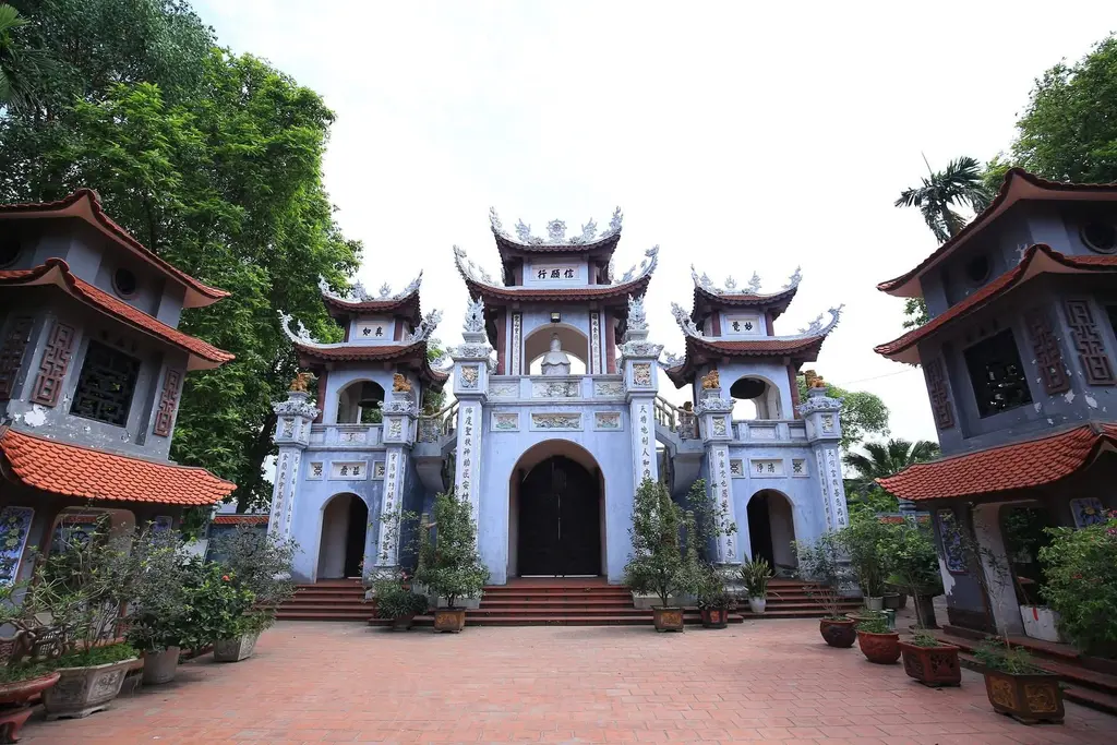 Cảnh quan không gian bên ngoài di tích Chùa Kim Lan (Linh Ứng Tự)