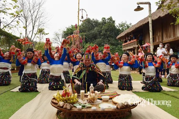 Tái hiện: Lễ tế tại Lễ hội Chá Mùn