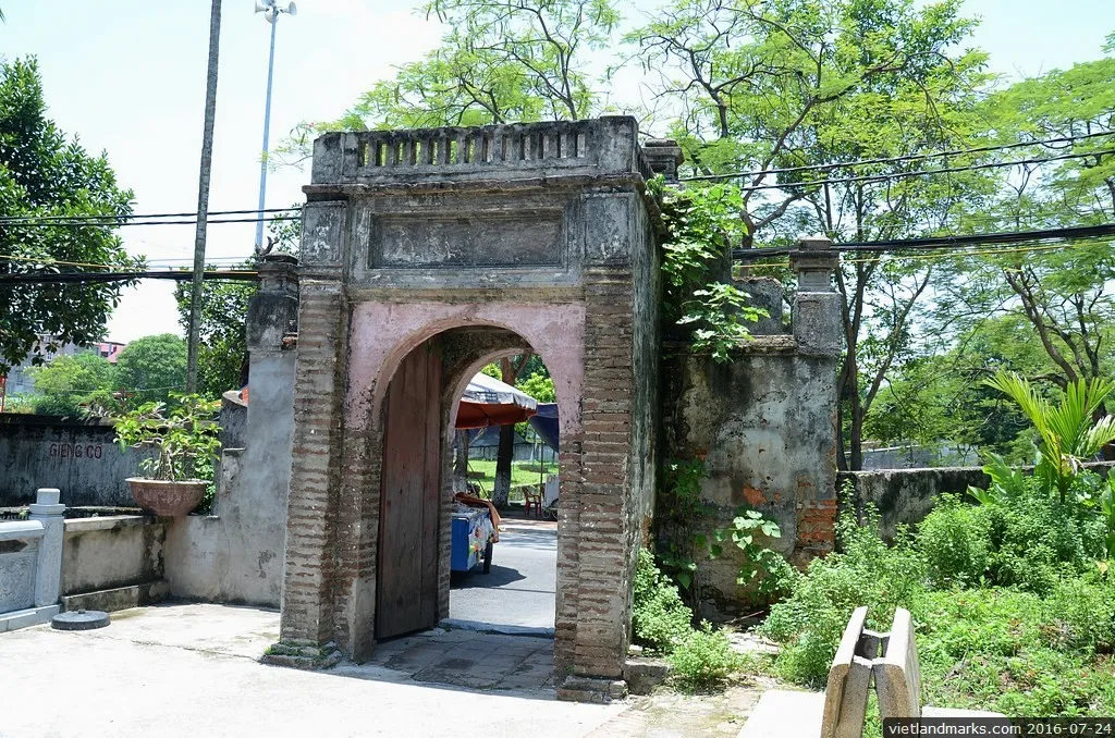 Cổng vào Đền Thờ Cao Lỗ