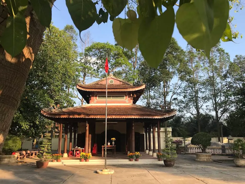 Không gian cảnh quan di tích Mộ Và Đền Thờ Thủ Khoa Huân