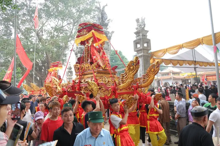 Kiệu Thánh tại Hội làng Trung Cao