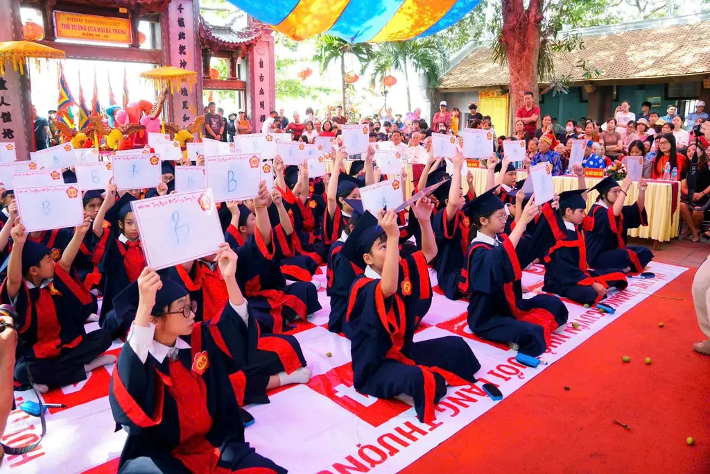 Hội thi Trạng nguyên nhỏ tuổi trong Hội đình Thượng Cát
