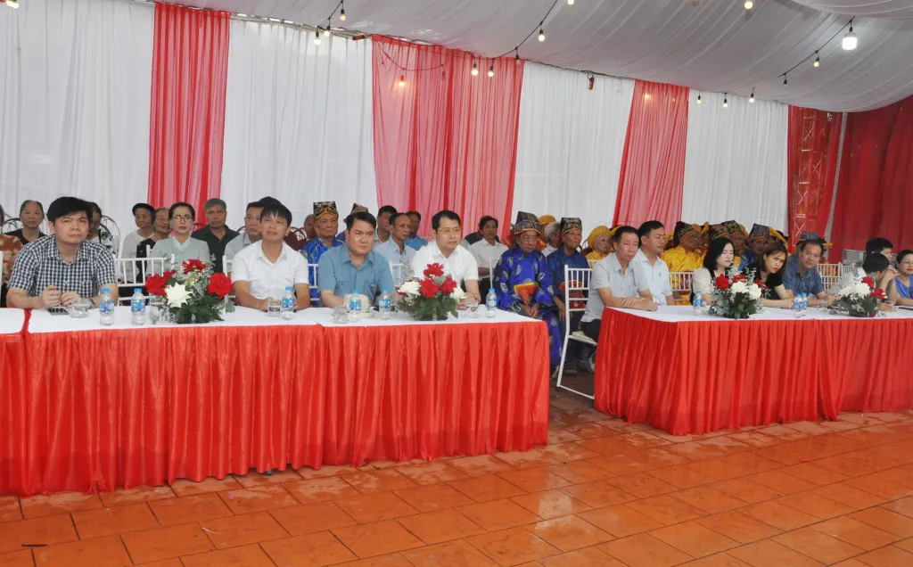 Đại biểu tham dự Lễ hội đình An Vũ