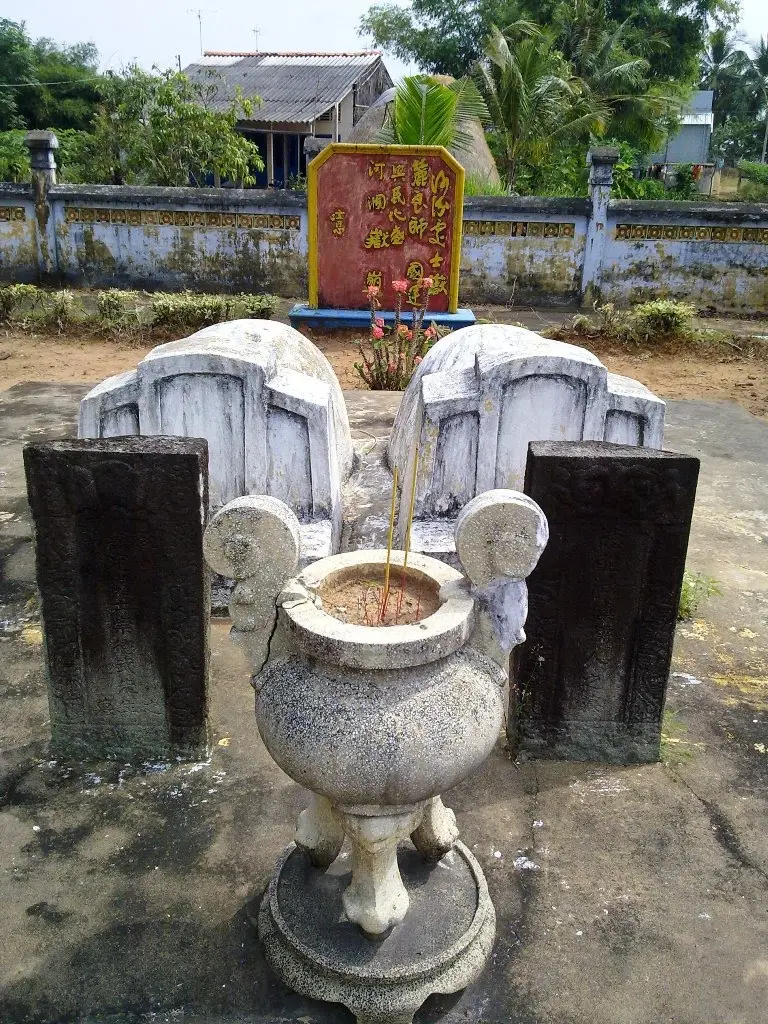 Cận cảnh mộ phần Nhà giáo Võ Trường Toản