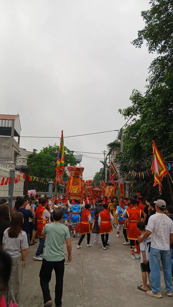 Không khí lễ hội ở hội làng Thái Hòa