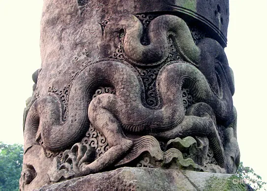 Hoa văn cột đá Chùa Dạm