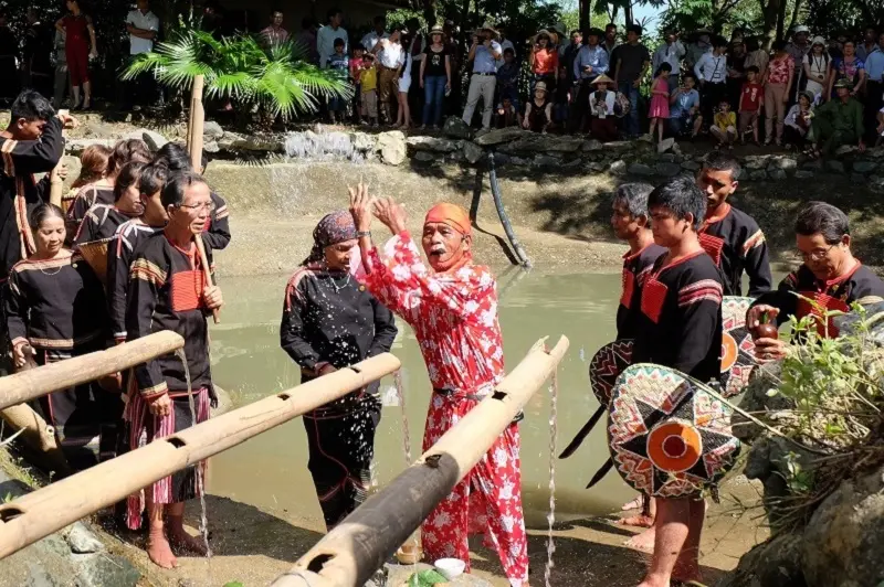 Nghi lễ tại Lễ cúng bến nước