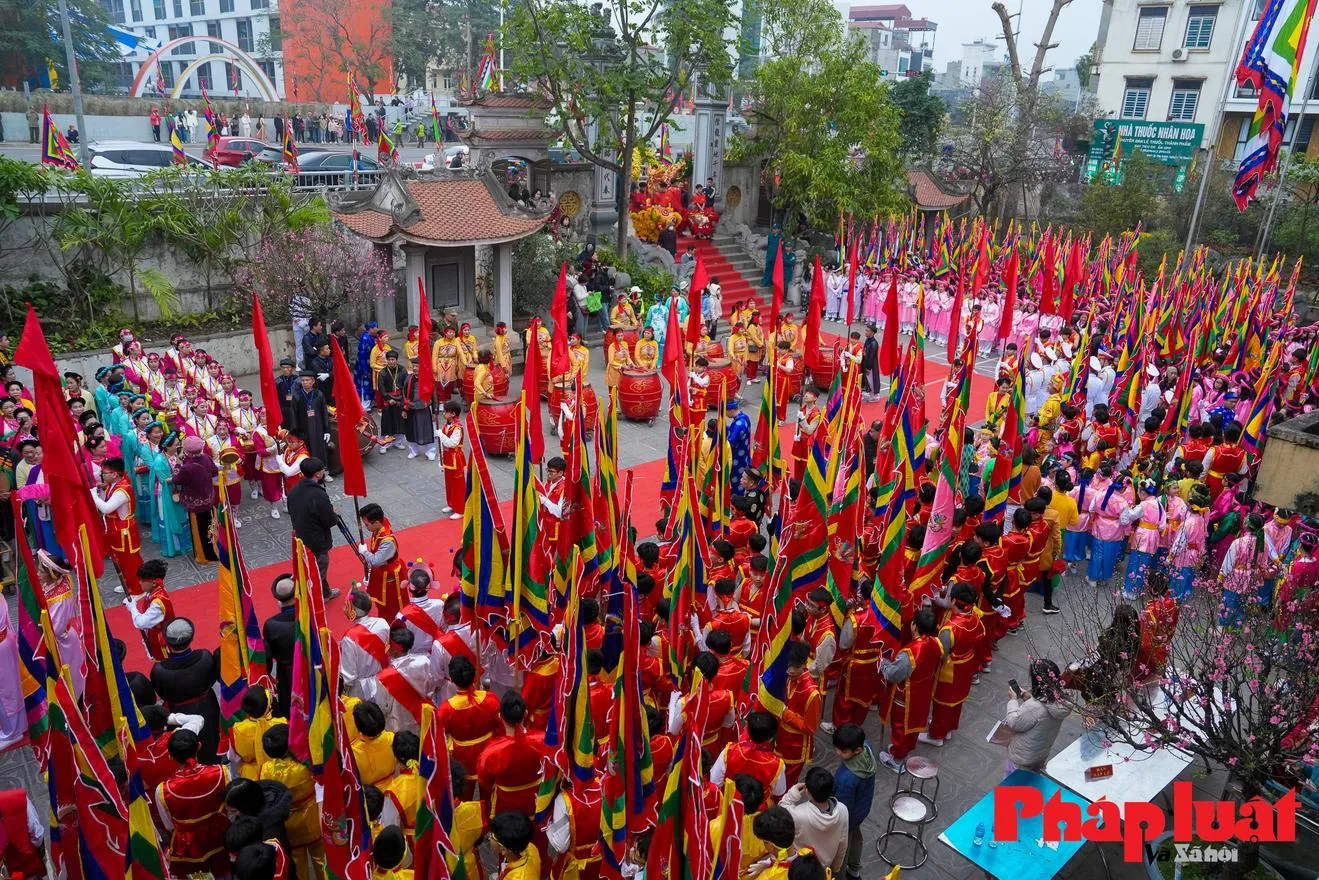 Khung cảnh Lễ hội Đình Nhật Tân