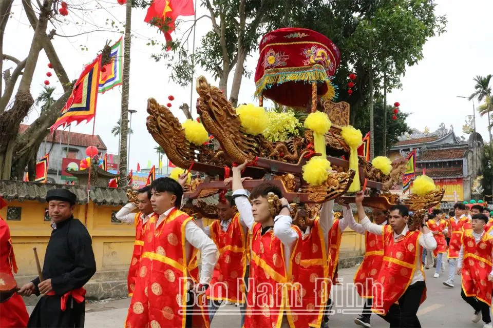 Rước Mẫu tại Lễ hội Phủ Quảng Cung