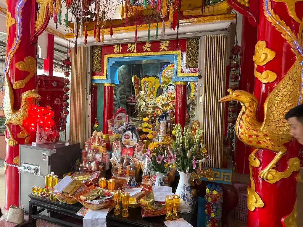 Cảnh quan di tích Miếu Xóm Đồng