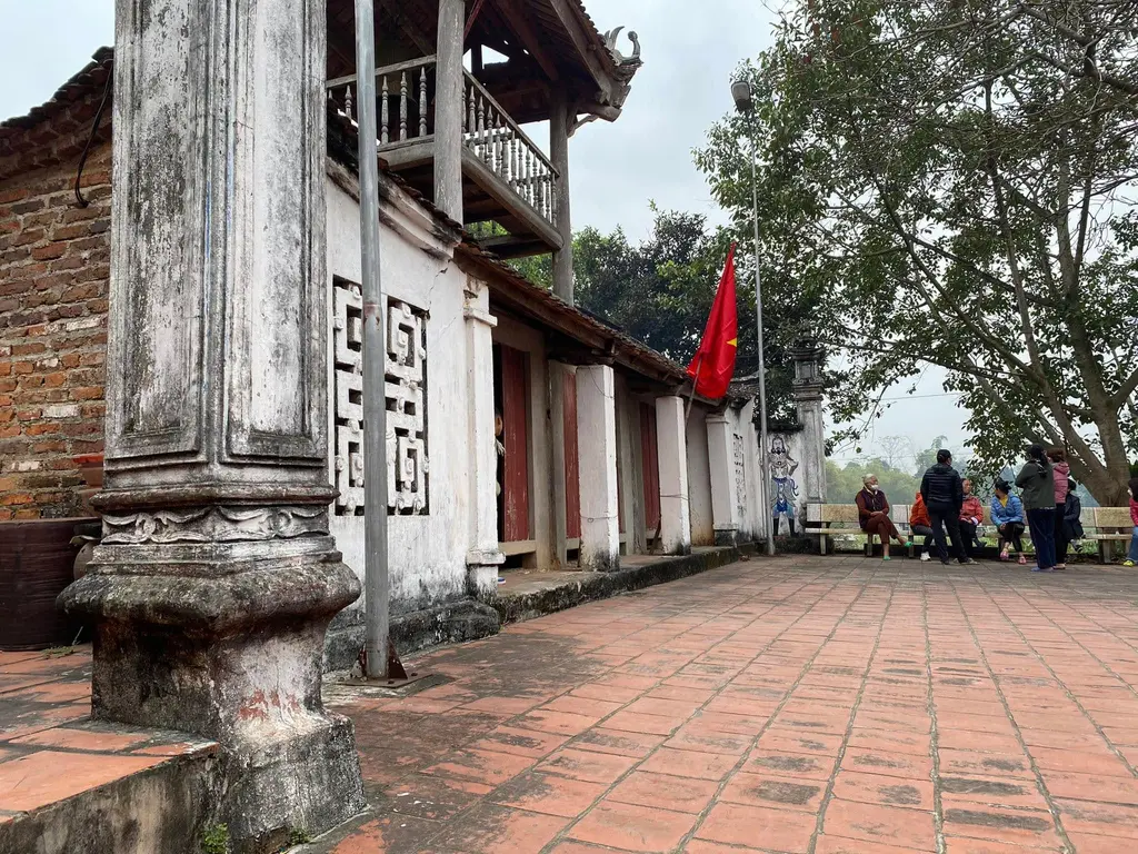 Cổng Chùa Am ngang