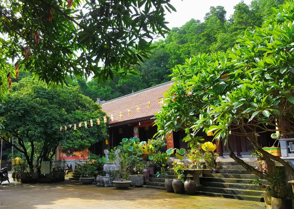 Không gian cảnh quan Chùa Nhẫm Dương