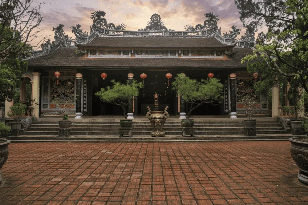 Chính điện Chùa Từ Hiếu